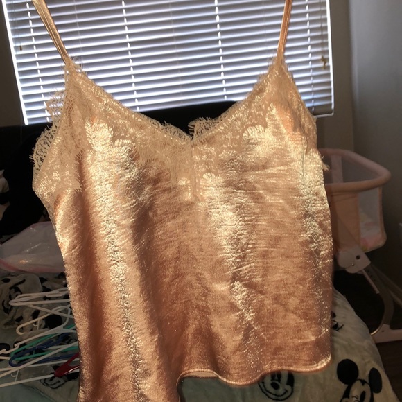 F21 - Picture 2 of 4